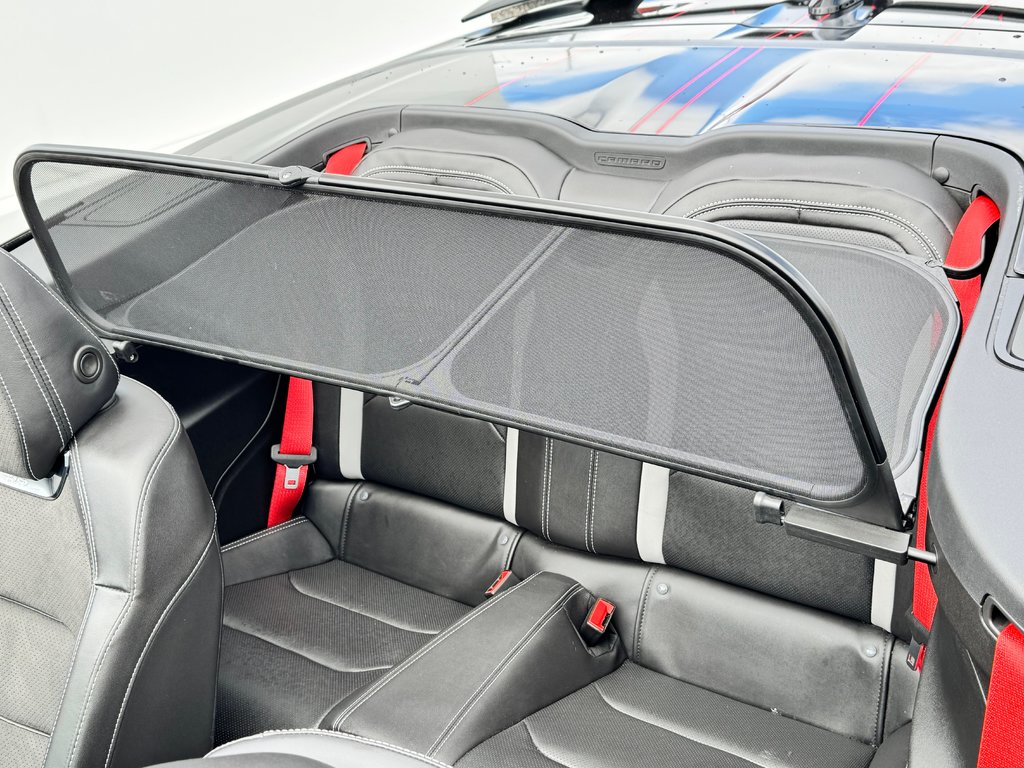 2023 Chevrolet Camaro CONVERTIBLE / BAS KILOMÉTRAGE / MOTEUR 6.2L / JUPE AVANT / IMPECCABLE in Thetford Mines, Quebec - 62 - w1024h768px