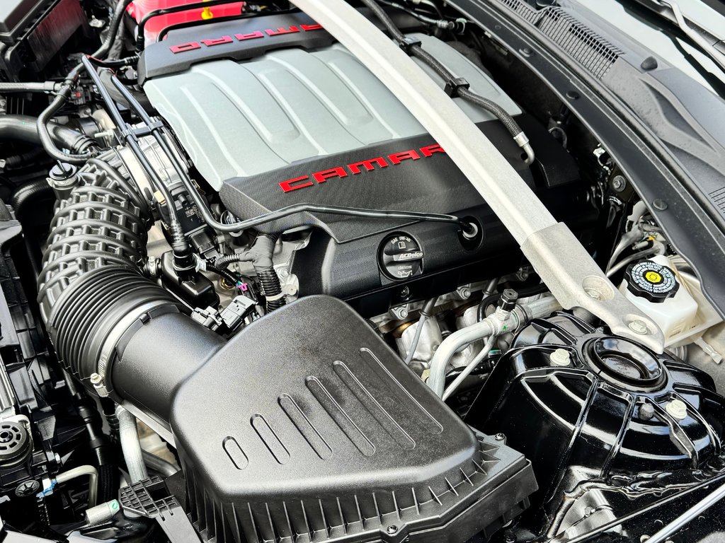 2023 Chevrolet Camaro CONVERTIBLE / BAS KILOMÉTRAGE / MOTEUR 6.2L / JUPE AVANT / IMPECCABLE in Thetford Mines, Quebec - 61 - w1024h768px