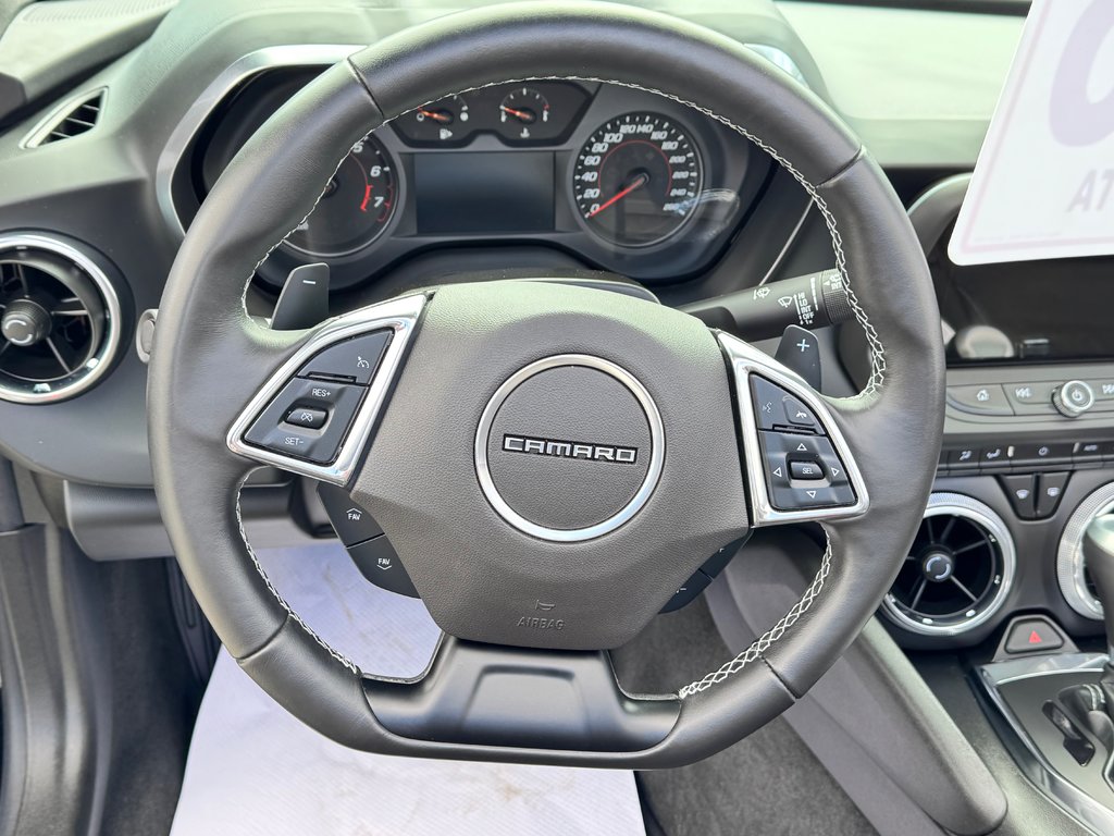 2023 Chevrolet Camaro CONVERTIBLE / BAS KILOMÉTRAGE / MOTEUR 6.2L / JUPE AVANT / IMPECCABLE in Thetford Mines, Quebec - 37 - w1024h768px