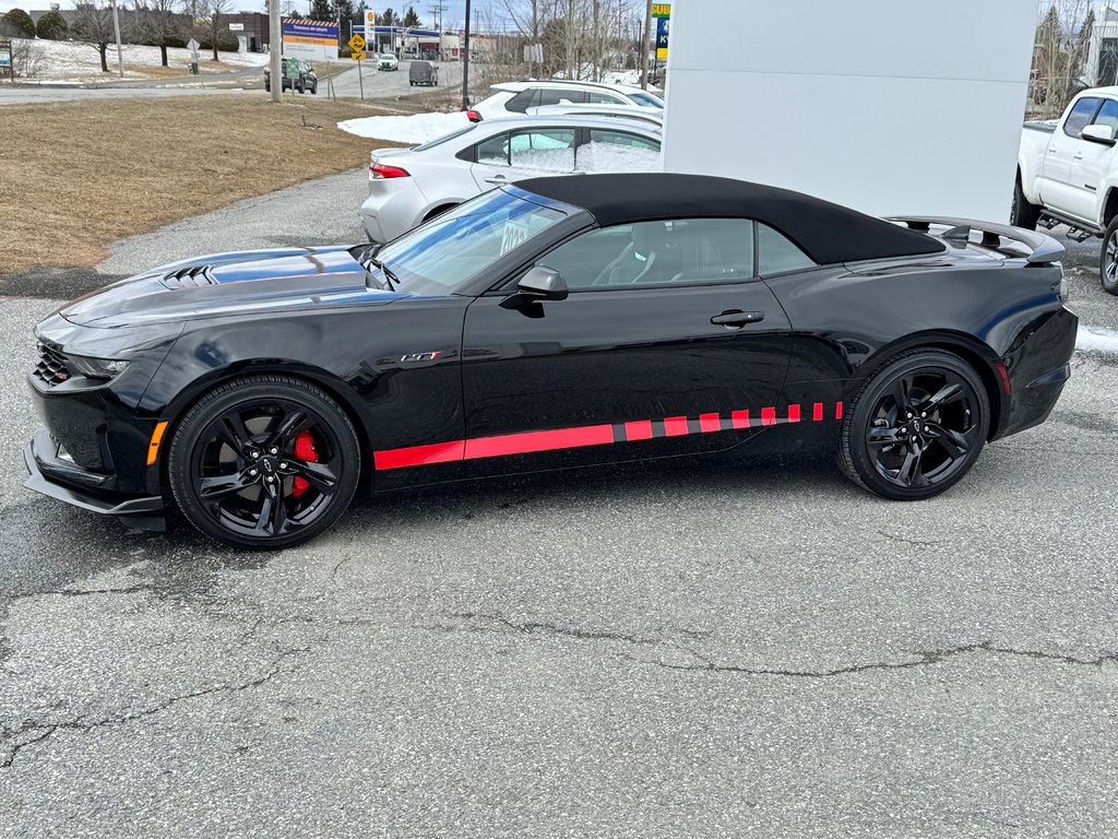 2023 Chevrolet Camaro CONVERTIBLE / BAS KILOMÉTRAGE / MOTEUR 6.2L / JUPE AVANT / IMPECCABLE in Thetford Mines, Quebec - 73 - w1024h768px