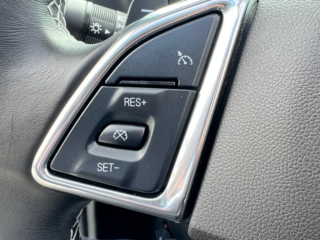 2023 Chevrolet Camaro CONVERTIBLE / BAS KILOMÉTRAGE / MOTEUR 6.2L / JUPE AVANT / IMPECCABLE in Thetford Mines, Quebec - 38 - w1024h768px