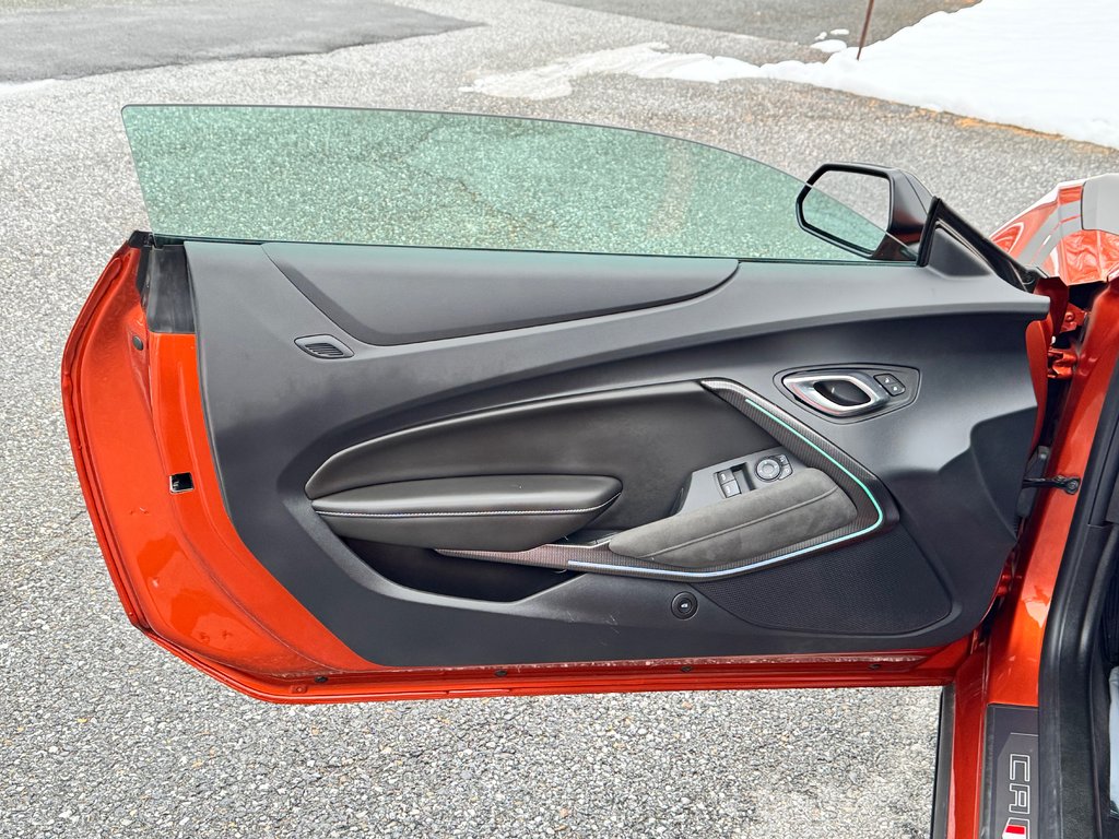 2024 Chevrolet Camaro 1SS / 1LE TRACK PACK / RARE / IMPECCABLE in Thetford Mines, Quebec - 31 - w1024h768px