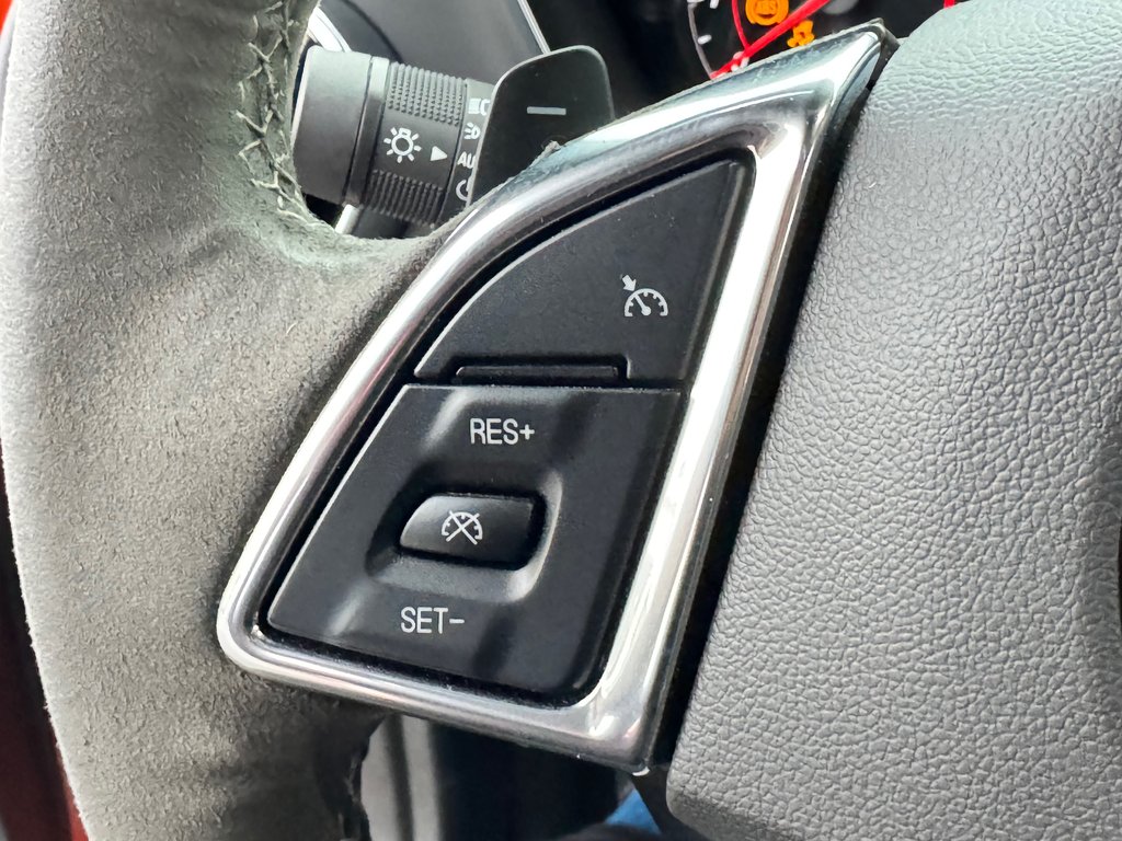 2024 Chevrolet Camaro 1SS / 1LE TRACK PACK / RARE / IMPECCABLE in Thetford Mines, Quebec - 43 - w1024h768px