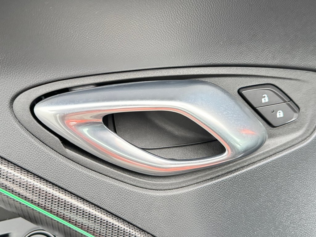 2024 Chevrolet Camaro 1SS / 1LE TRACK PACK / RARE / IMPECCABLE in Thetford Mines, Quebec - 33 - w1024h768px