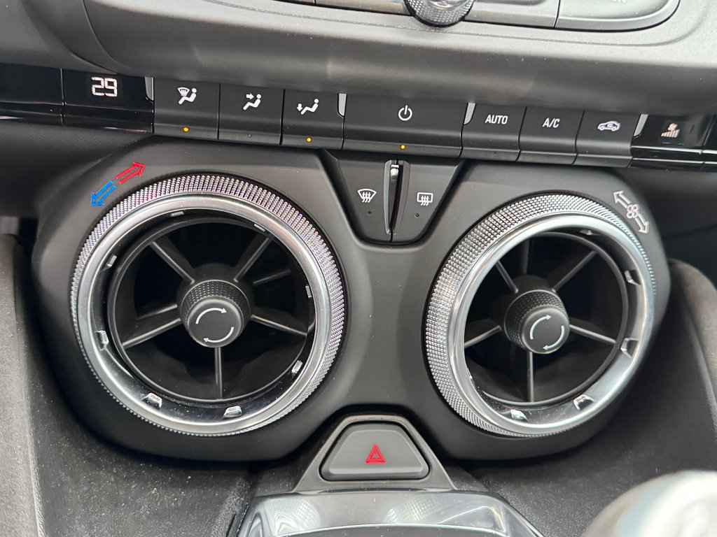 2024 Chevrolet Camaro 1SS / 1LE TRACK PACK / RARE / IMPECCABLE in Thetford Mines, Quebec - 57 - w1024h768px