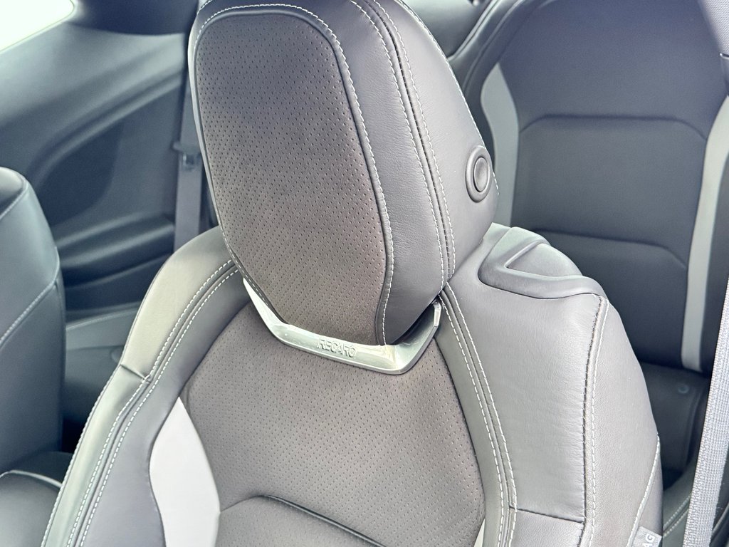 2024 Chevrolet Camaro 1SS / 1LE TRACK PACK / RARE / IMPECCABLE in Thetford Mines, Quebec - 40 - w1024h768px