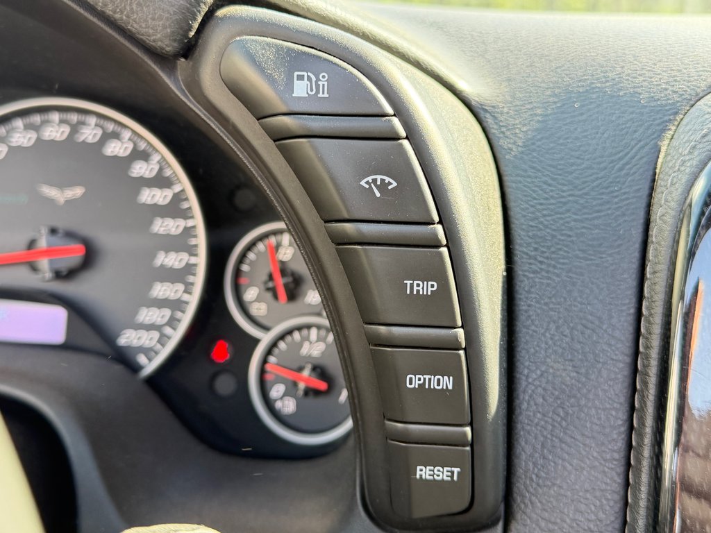 2008 Chevrolet Corvette CONVERTIBLE / 3LT  / MANUEL /  FREINS NEUFS / WOW in Thetford Mines, Quebec - 37 - w1024h768px