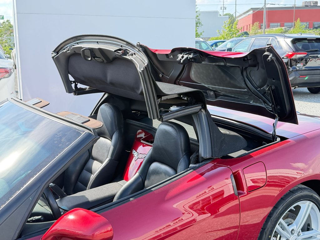 2008 Chevrolet Corvette CONVERTIBLE / 3LT  / MANUEL /  FREINS NEUFS / WOW in Thetford Mines, Quebec - 56 - w1024h768px
