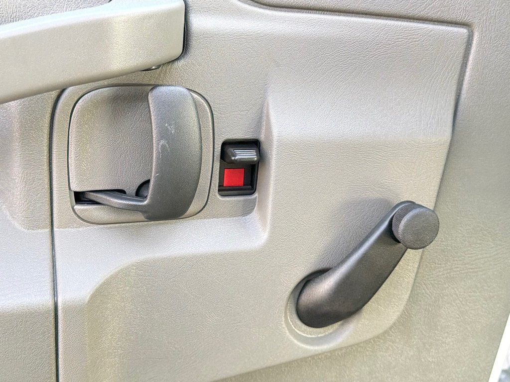 Chevrolet EXPRESS 3500 12 PIEDS BOITE COMME NEUF / SEULEMENT 1 000 KM / WOW !!! 2024 à Thetford Mines, Québec - 22 - w1024h768px