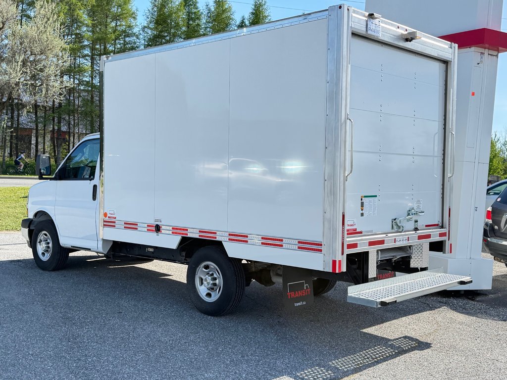 Chevrolet EXPRESS 3500 12 PIEDS BOITE COMME NEUF / SEULEMENT 1 000 KM / WOW !!! 2024 à Thetford Mines, Québec - 6 - w1024h768px