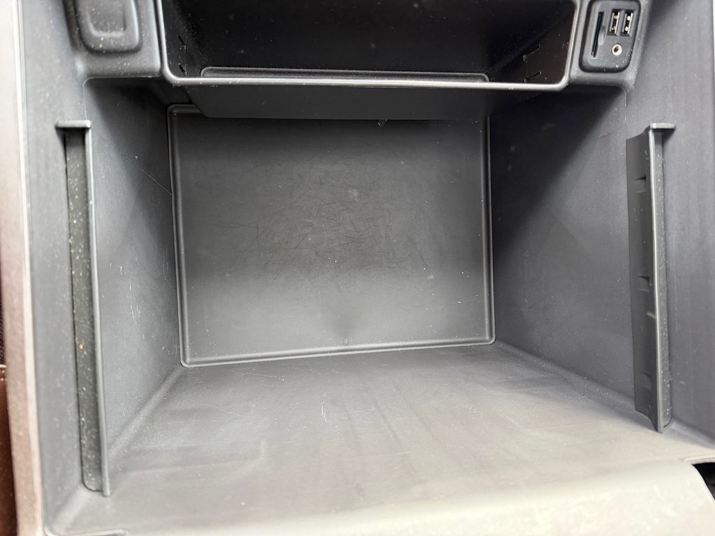 Chevrolet Silverado 1500 HIGH COUNTRY 6.2 / CREW / MARCHEPIEDS / TOILE ET + 2015 à Thetford Mines, Québec - 56 - w1024h768px