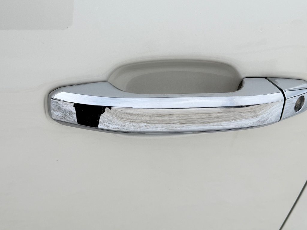 Chevrolet Silverado 1500 HIGH COUNTRY 6.2 / CREW / MARCHEPIEDS / TOILE ET + 2015 à Thetford Mines, Québec - 19 - w1024h768px