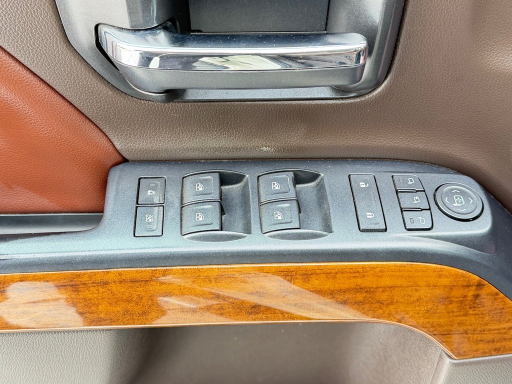 Chevrolet Silverado 1500 HIGH COUNTRY 6.2 / CREW / MARCHEPIEDS / TOILE ET + 2015 à Thetford Mines, Québec - 34 - w1024h768px