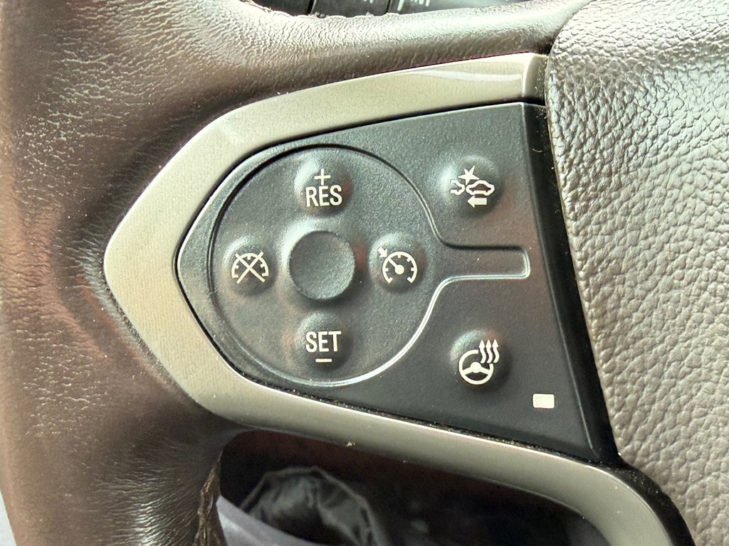 Chevrolet Silverado 1500 HIGH COUNTRY 6.2 / CREW / MARCHEPIEDS / TOILE ET + 2015 à Thetford Mines, Québec - 43 - w1024h768px