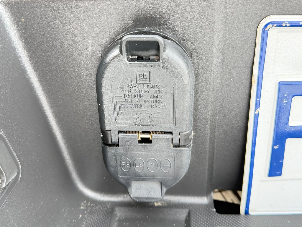 Chevrolet Silverado 1500 HIGH COUNTRY 6.2 / CREW / MARCHEPIEDS / TOILE ET + 2015 à Thetford Mines, Québec - 29 - w1024h768px