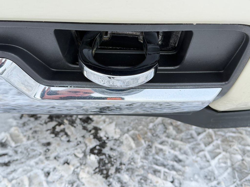 Chevrolet Silverado 1500 HIGH COUNTRY 6.2 / CREW / MARCHEPIEDS / TOILE ET + 2015 à Thetford Mines, Québec - 12 - w1024h768px