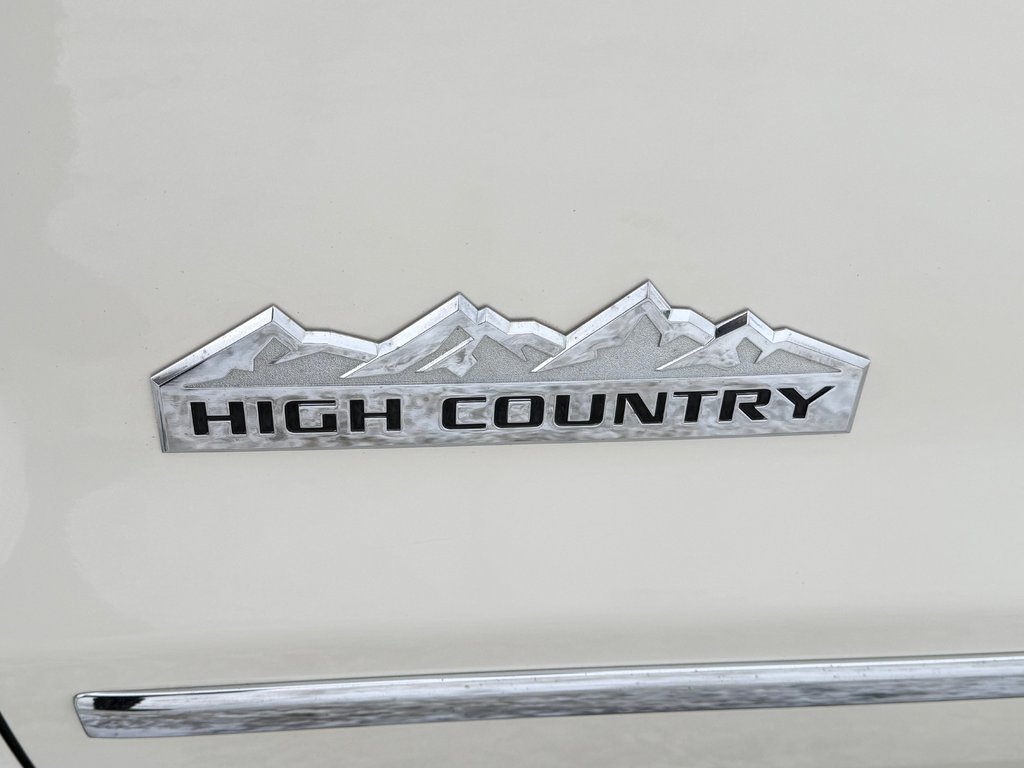 Chevrolet Silverado 1500 HIGH COUNTRY 6.2 / CREW / MARCHEPIEDS / TOILE ET + 2015 à Thetford Mines, Québec - 16 - w1024h768px
