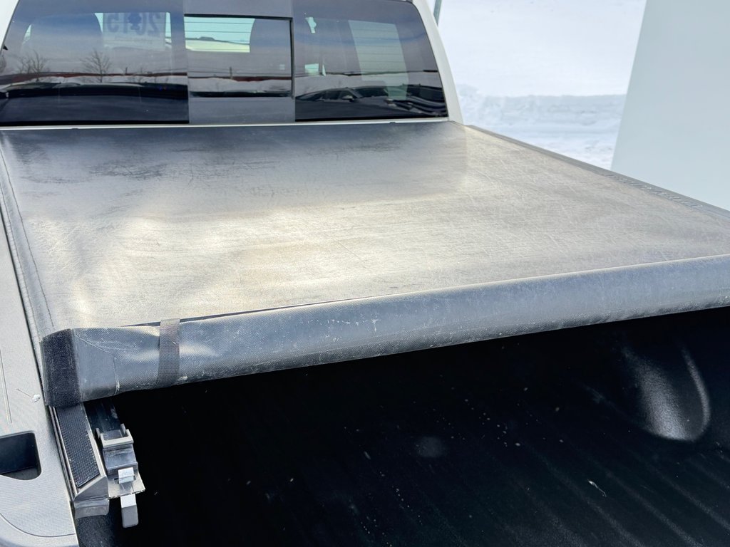 Chevrolet Silverado 1500 HIGH COUNTRY 6.2 / CREW / MARCHEPIEDS / TOILE ET + 2015 à Thetford Mines, Québec - 67 - w1024h768px