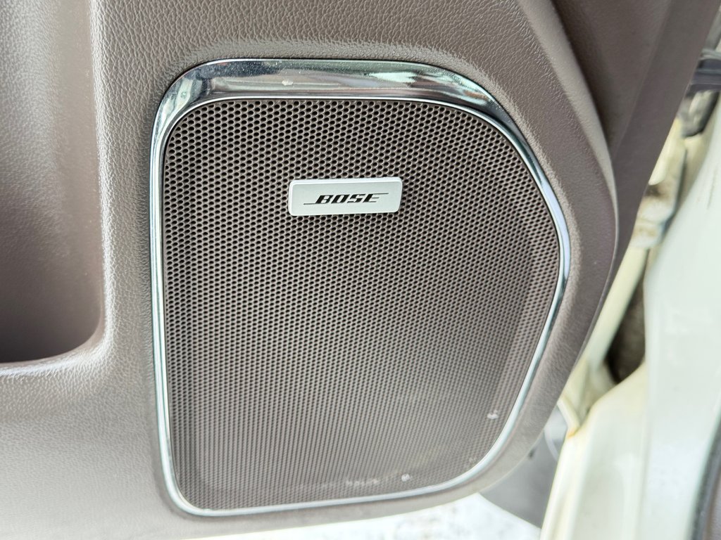 Chevrolet Silverado 1500 HIGH COUNTRY 6.2 / CREW / MARCHEPIEDS / TOILE ET + 2015 à Thetford Mines, Québec - 37 - w1024h768px