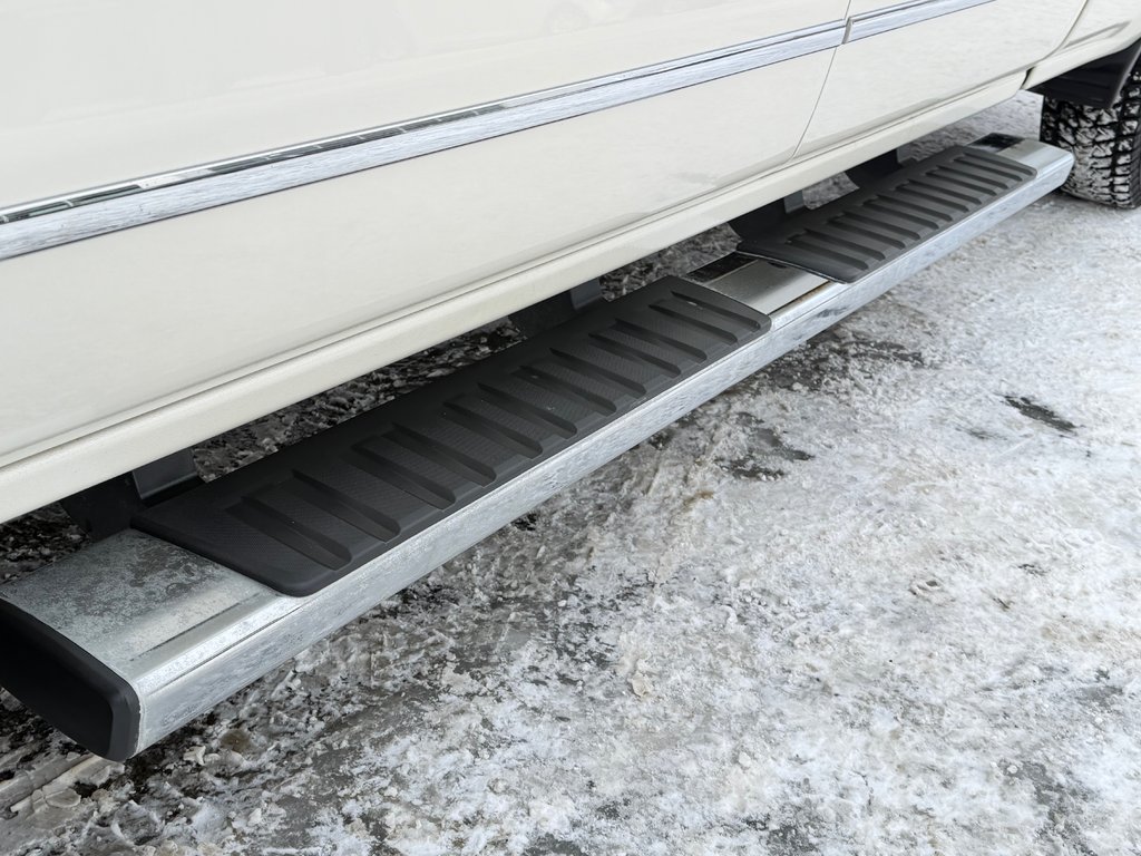 Chevrolet Silverado 1500 HIGH COUNTRY 6.2 / CREW / MARCHEPIEDS / TOILE ET + 2015 à Thetford Mines, Québec - 20 - w1024h768px