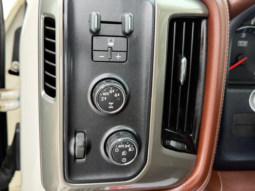 Chevrolet Silverado 1500 HIGH COUNTRY 6.2 / CREW / MARCHEPIEDS / TOILE ET + 2015 à Thetford Mines, Québec - 41 - w1024h768px