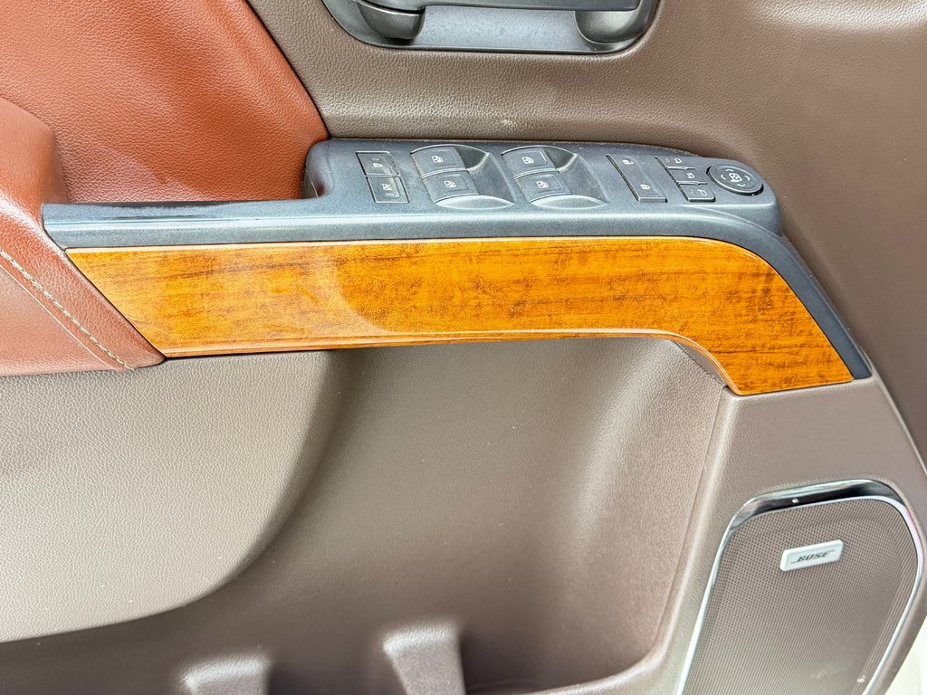 Chevrolet Silverado 1500 HIGH COUNTRY 6.2 / CREW / MARCHEPIEDS / TOILE ET + 2015 à Thetford Mines, Québec - 36 - w1024h768px