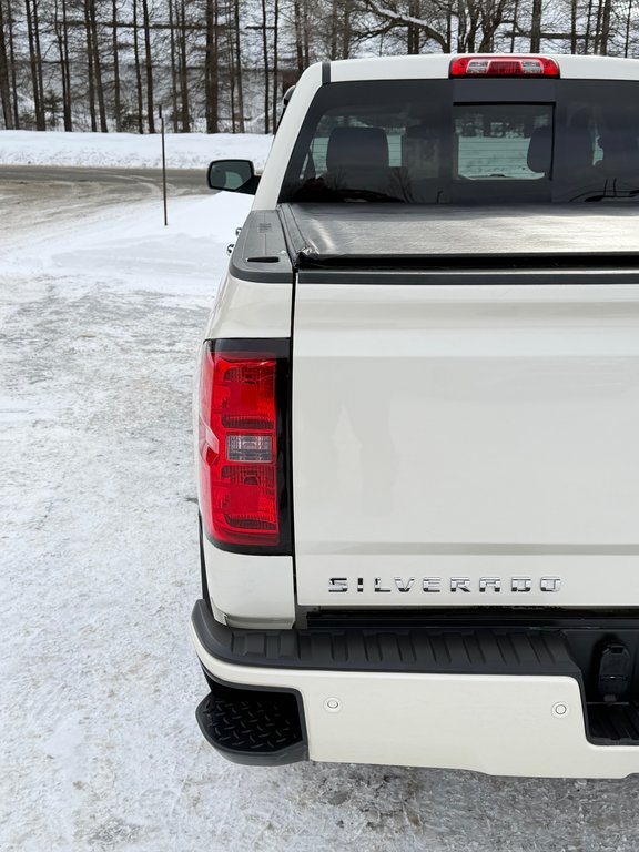 Chevrolet Silverado 1500 HIGH COUNTRY 6.2 / CREW / MARCHEPIEDS / TOILE ET + 2015 à Thetford Mines, Québec - 24 - w1024h768px