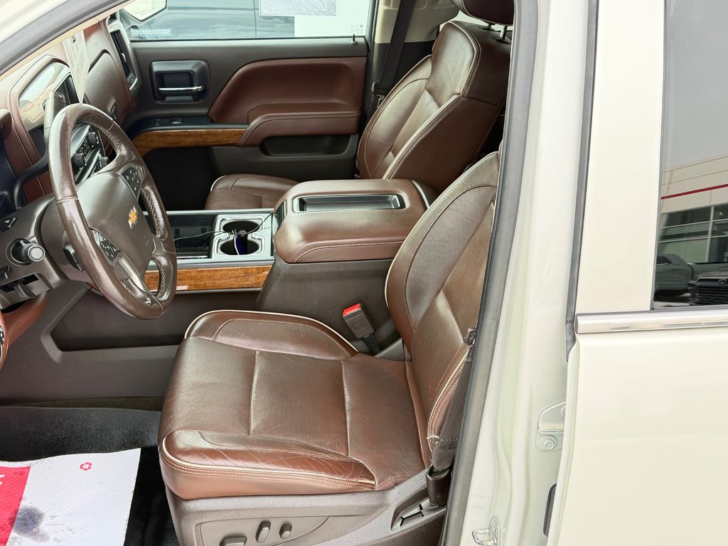 Chevrolet Silverado 1500 HIGH COUNTRY 6.2 / CREW / MARCHEPIEDS / TOILE ET + 2015 à Thetford Mines, Québec - 38 - w1024h768px