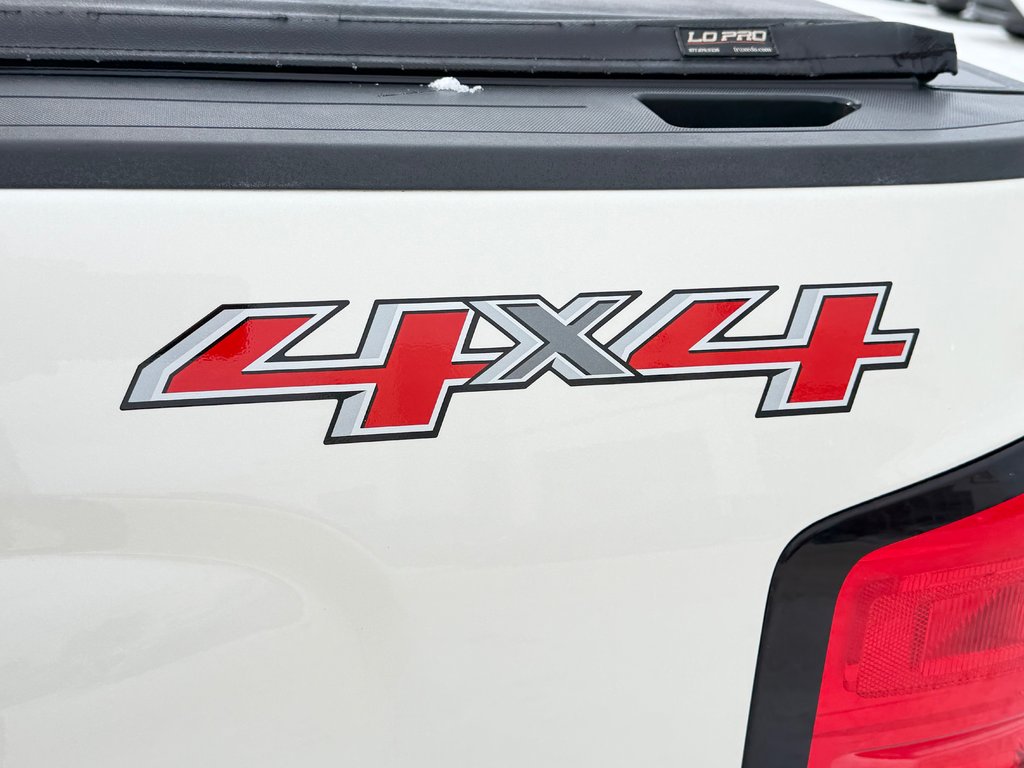 Chevrolet Silverado 1500 HIGH COUNTRY 6.2 / CREW / MARCHEPIEDS / TOILE ET + 2015 à Thetford Mines, Québec - 23 - w1024h768px