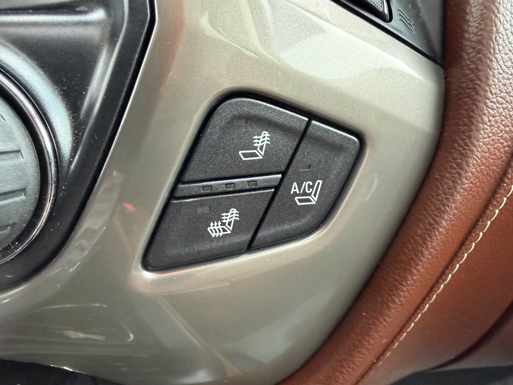 Chevrolet Silverado 1500 HIGH COUNTRY 6.2 / CREW / MARCHEPIEDS / TOILE ET + 2015 à Thetford Mines, Québec - 52 - w1024h768px