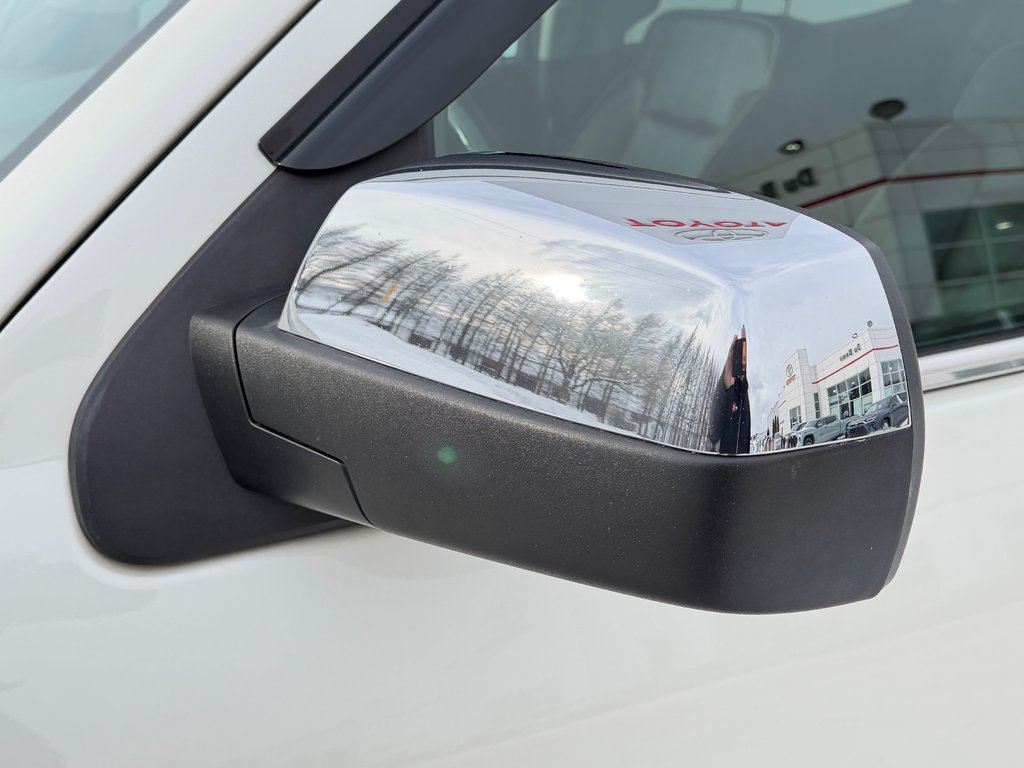 Chevrolet Silverado 1500 HIGH COUNTRY 6.2 / CREW / MARCHEPIEDS / TOILE ET + 2015 à Thetford Mines, Québec - 17 - w1024h768px