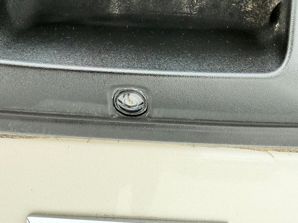 Chevrolet Silverado 1500 HIGH COUNTRY 6.2 / CREW / MARCHEPIEDS / TOILE ET + 2015 à Thetford Mines, Québec - 26 - w1024h768px