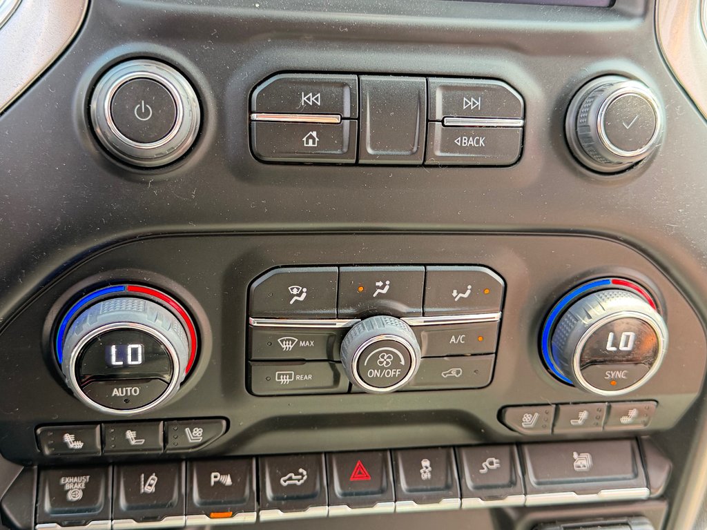 2023 Chevrolet Silverado 2500HD NOUVELLE ARRIVAGE / LTZ - cuir / IMPECCABLE / MAGS 20 CHROME  AVEC PNEUS NEUFS !! in Thetford Mines, Quebec - 52 - w1024h768px