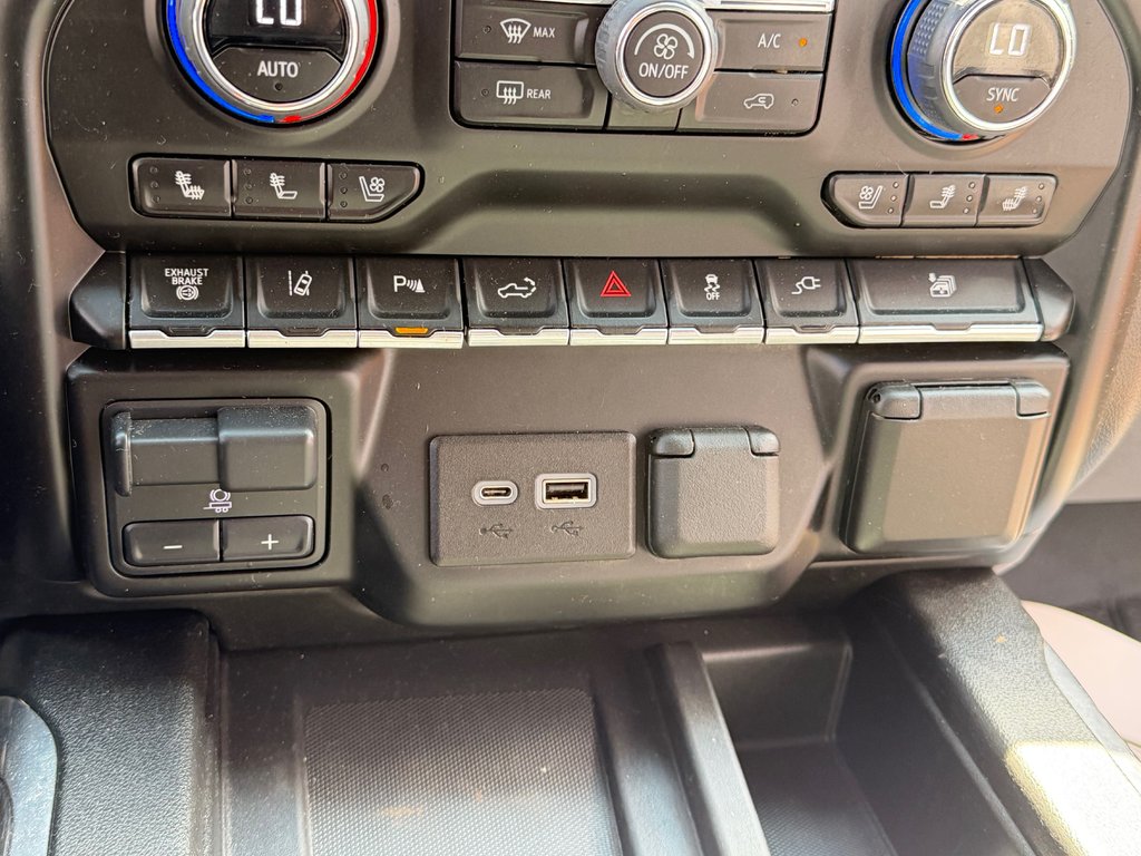 2023 Chevrolet Silverado 2500HD NOUVELLE ARRIVAGE / LTZ - cuir / IMPECCABLE / MAGS 20 CHROME  AVEC PNEUS NEUFS !! in Thetford Mines, Quebec - 53 - w1024h768px
