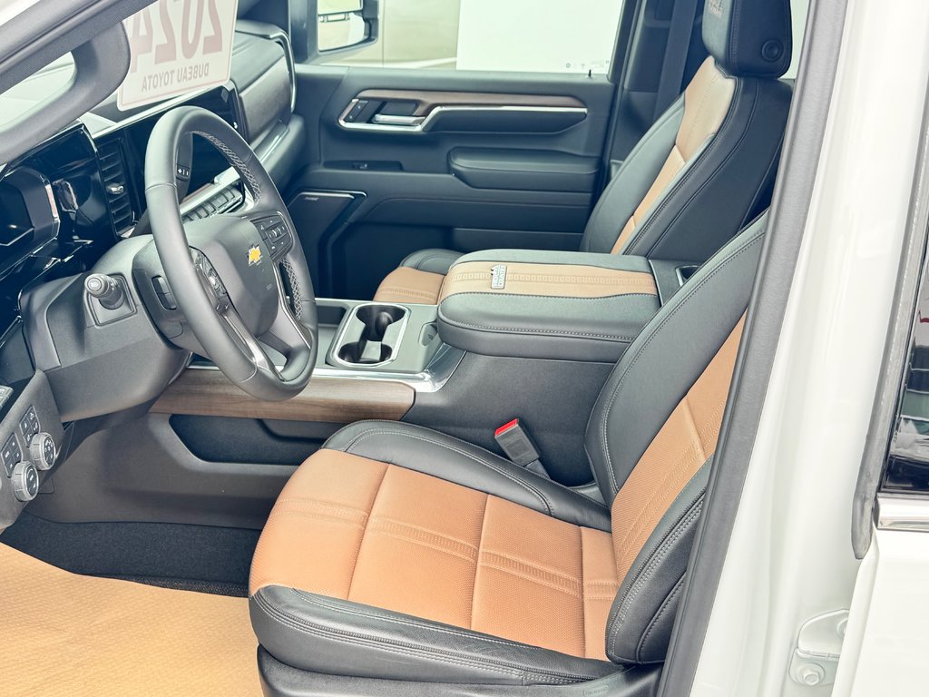2024 Chevrolet Silverado 2500HD HIGH COUNTRY / MARCHE PIED ÉLECTRIQUE / IMPECCABLE / BAS KILOMÉTRAGE / WOW in Thetford Mines, Quebec - 39 - w1024h768px