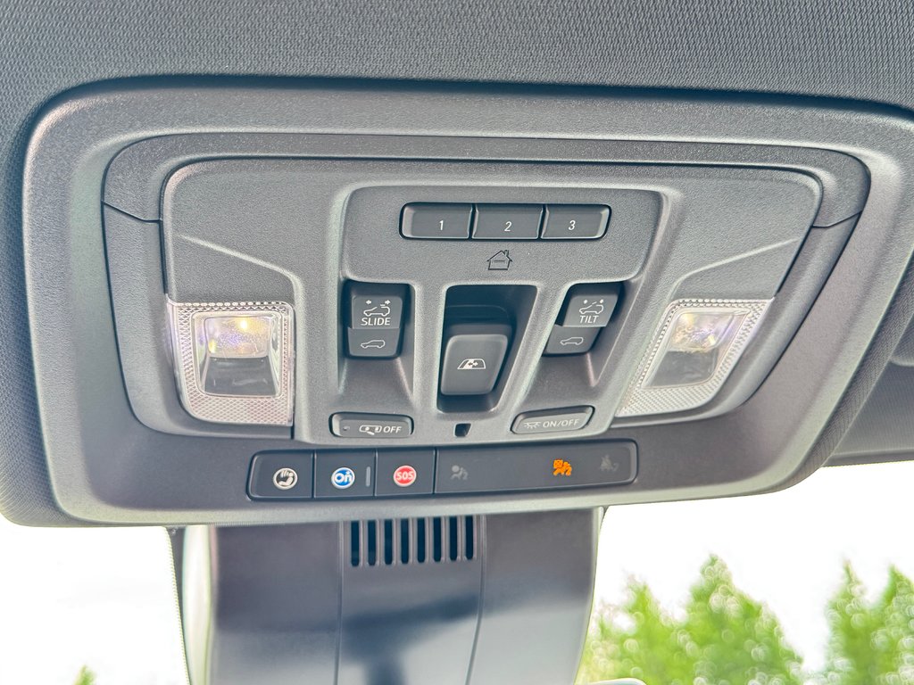 2024 Chevrolet Silverado 2500HD HIGH COUNTRY / MARCHE PIED ÉLECTRIQUE / IMPECCABLE / BAS KILOMÉTRAGE / WOW in Thetford Mines, Quebec - 62 - w1024h768px