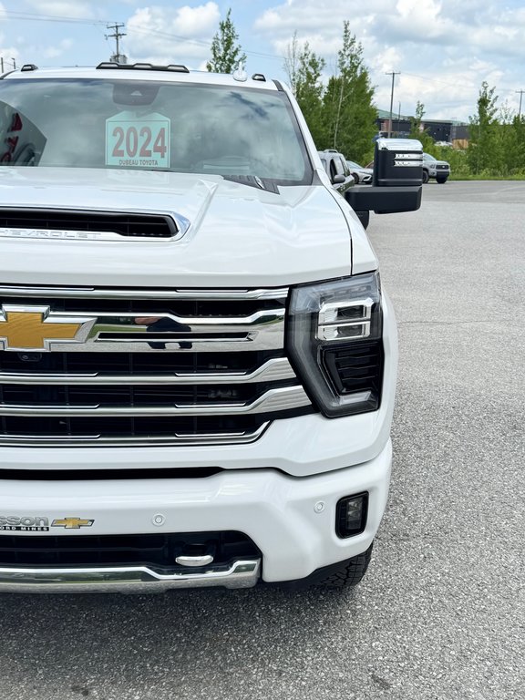 2024 Chevrolet Silverado 2500HD HIGH COUNTRY / MARCHE PIED ÉLECTRIQUE / IMPECCABLE / BAS KILOMÉTRAGE / WOW in Thetford Mines, Quebec - 8 - w1024h768px