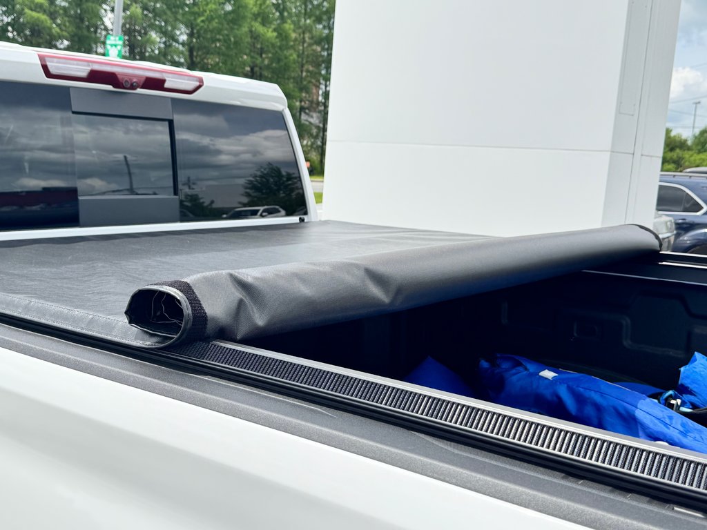 2024 Chevrolet Silverado 2500HD HIGH COUNTRY / MARCHE PIED ÉLECTRIQUE / IMPECCABLE / BAS KILOMÉTRAGE / WOW in Thetford Mines, Quebec - 72 - w1024h768px