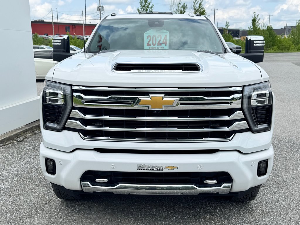 2024 Chevrolet Silverado 2500HD HIGH COUNTRY / MARCHE PIED ÉLECTRIQUE / IMPECCABLE / BAS KILOMÉTRAGE / WOW in Thetford Mines, Quebec - 2 - w1024h768px