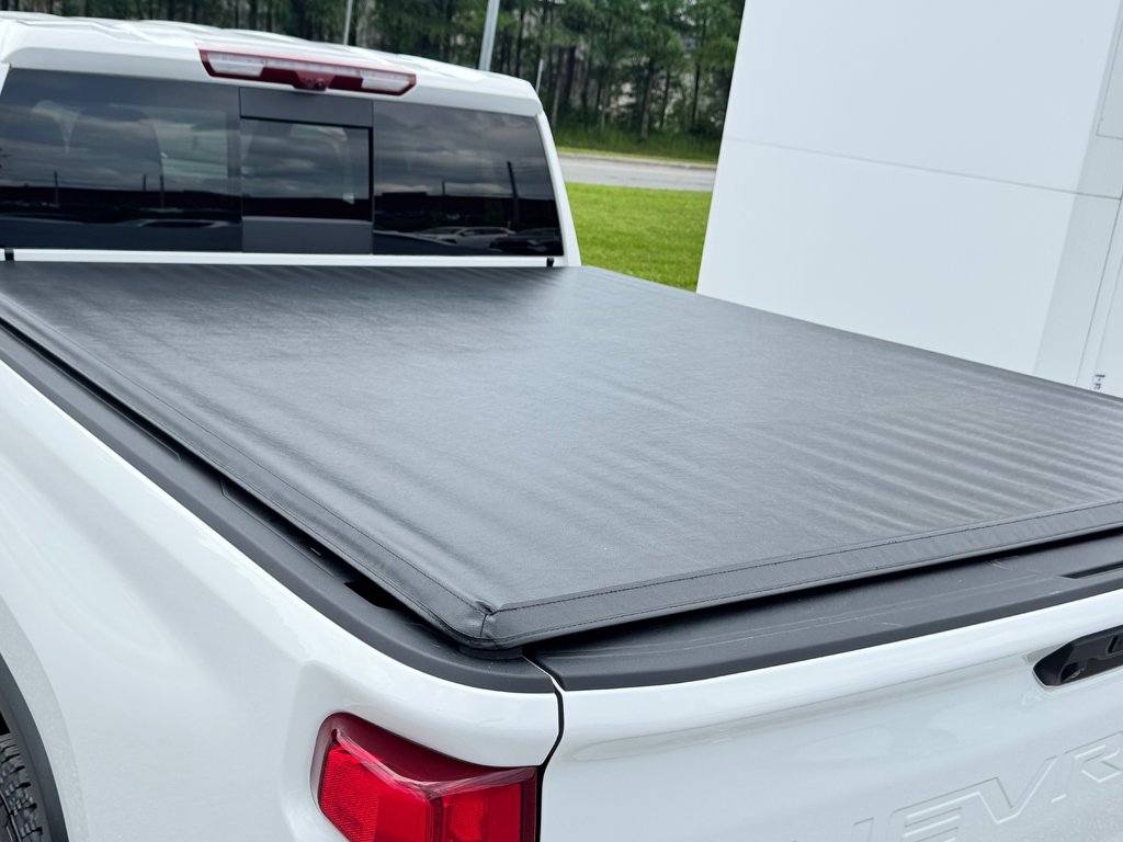 2024 Chevrolet Silverado 2500HD HIGH COUNTRY / MARCHE PIED ÉLECTRIQUE / IMPECCABLE / BAS KILOMÉTRAGE / WOW in Thetford Mines, Quebec - 70 - w1024h768px