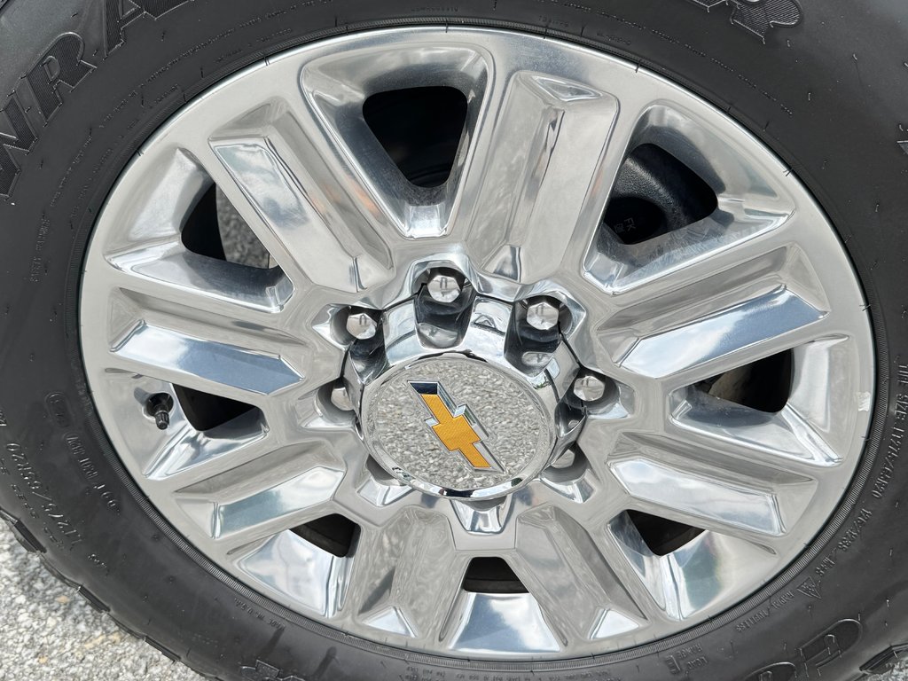 2024 Chevrolet Silverado 2500HD HIGH COUNTRY / MARCHE PIED ÉLECTRIQUE / IMPECCABLE / BAS KILOMÉTRAGE / WOW in Thetford Mines, Quebec - 16 - w1024h768px