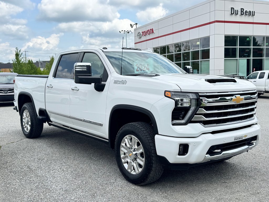 2024 Chevrolet Silverado 2500HD HIGH COUNTRY / MARCHE PIED ÉLECTRIQUE / IMPECCABLE / BAS KILOMÉTRAGE / WOW in Thetford Mines, Quebec - 3 - w1024h768px