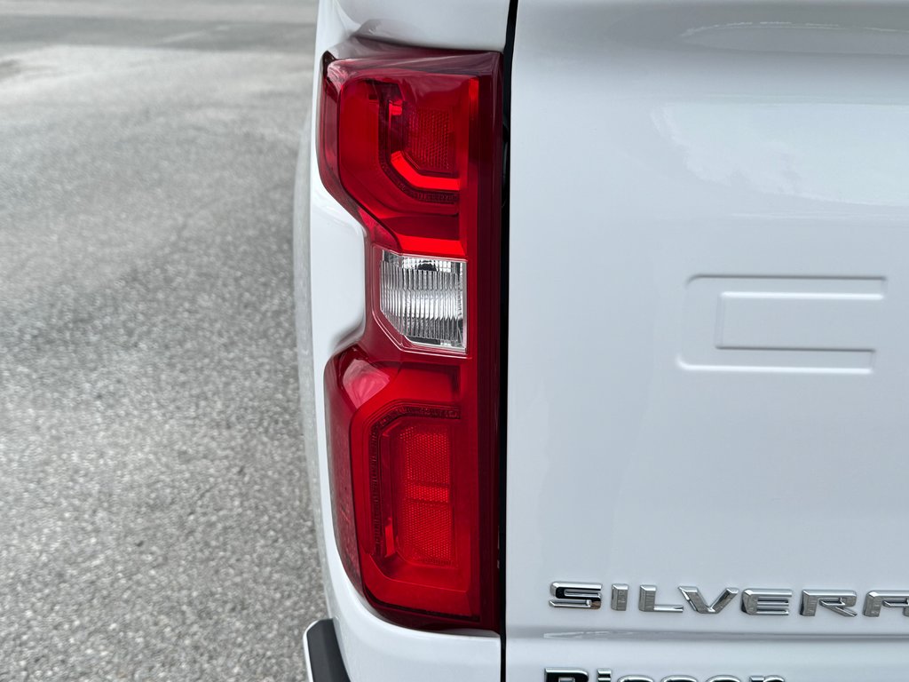 2024 Chevrolet Silverado 2500HD HIGH COUNTRY / MARCHE PIED ÉLECTRIQUE / IMPECCABLE / BAS KILOMÉTRAGE / WOW in Thetford Mines, Quebec - 28 - w1024h768px