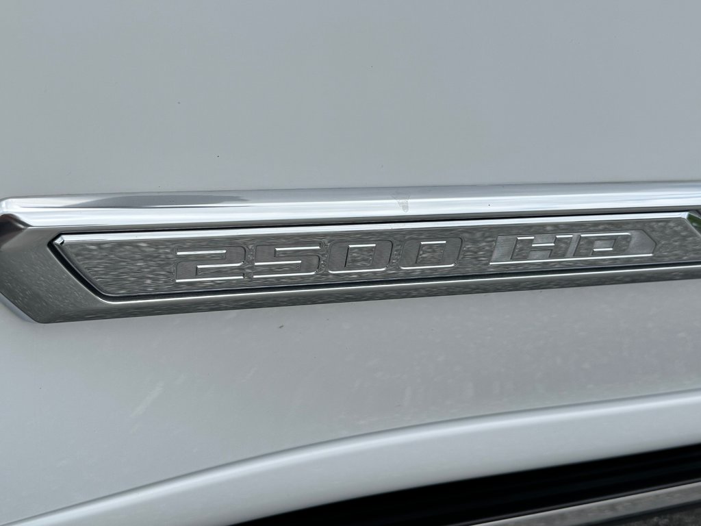 2024 Chevrolet Silverado 2500HD HIGH COUNTRY / MARCHE PIED ÉLECTRIQUE / IMPECCABLE / BAS KILOMÉTRAGE / WOW in Thetford Mines, Quebec - 23 - w1024h768px