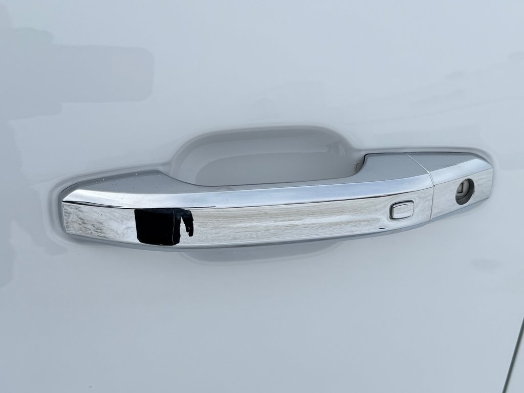 2025 Chevrolet Silverado 2500HD DEMO / Z71 / MARCHE PIED ELECTRIQUE / CAPACITE 22 000 LBS / IMPECCABLE / MAGS 20 CHROME in Thetford Mines, Quebec - 25 - w1024h768px