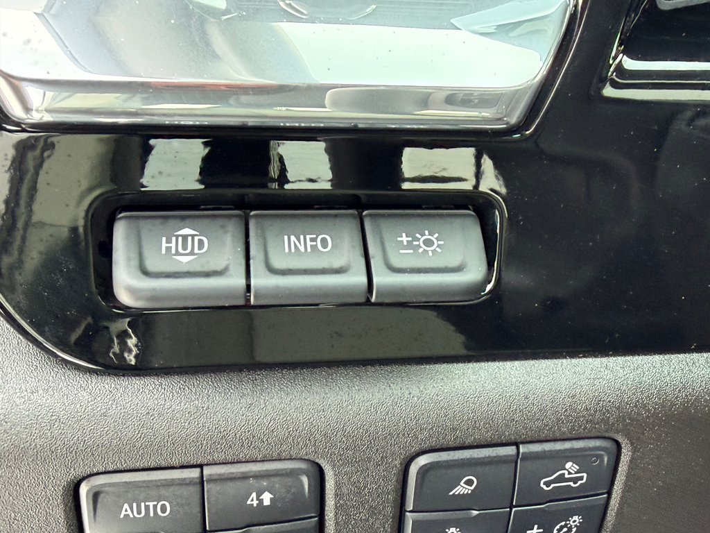 2025 Chevrolet Silverado 2500HD DEMO / Z71 / MARCHE PIED ELECTRIQUE / CAPACITE 22 000 LBS / IMPECCABLE / MAGS 20 CHROME in Thetford Mines, Quebec - 46 - w1024h768px