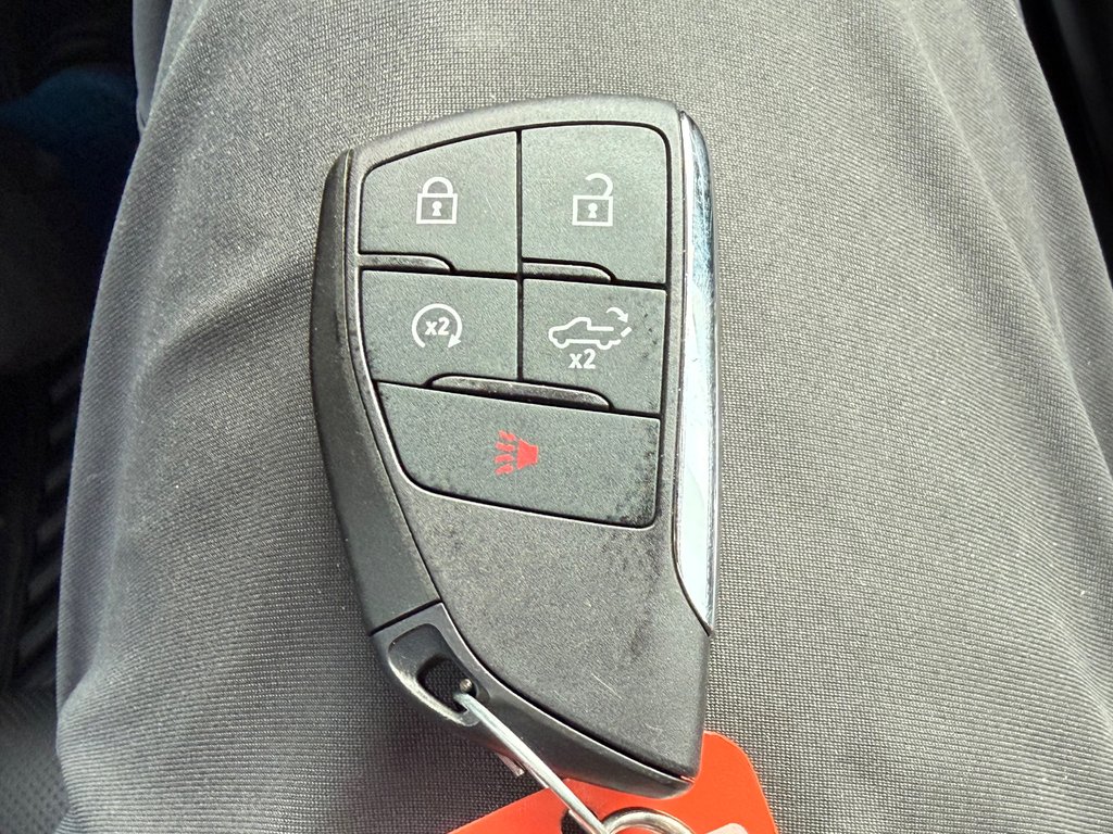 2025 Chevrolet Silverado 2500HD DEMO / Z71 / MARCHE PIED ELECTRIQUE / CAPACITE 22 000 LBS / IMPECCABLE / MAGS 20 CHROME in Thetford Mines, Quebec - 66 - w1024h768px