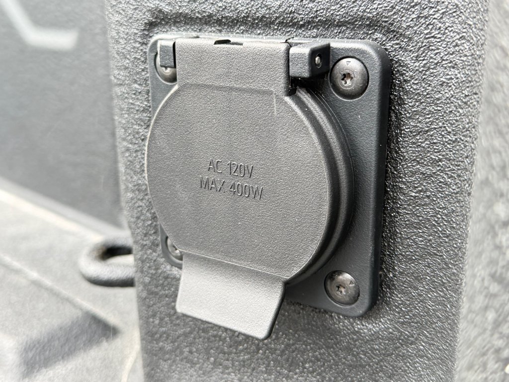 2025 Chevrolet Silverado 2500HD DEMO / Z71 / MARCHE PIED ELECTRIQUE / CAPACITE 22 000 LBS / IMPECCABLE / MAGS 20 CHROME in Thetford Mines, Quebec - 75 - w1024h768px