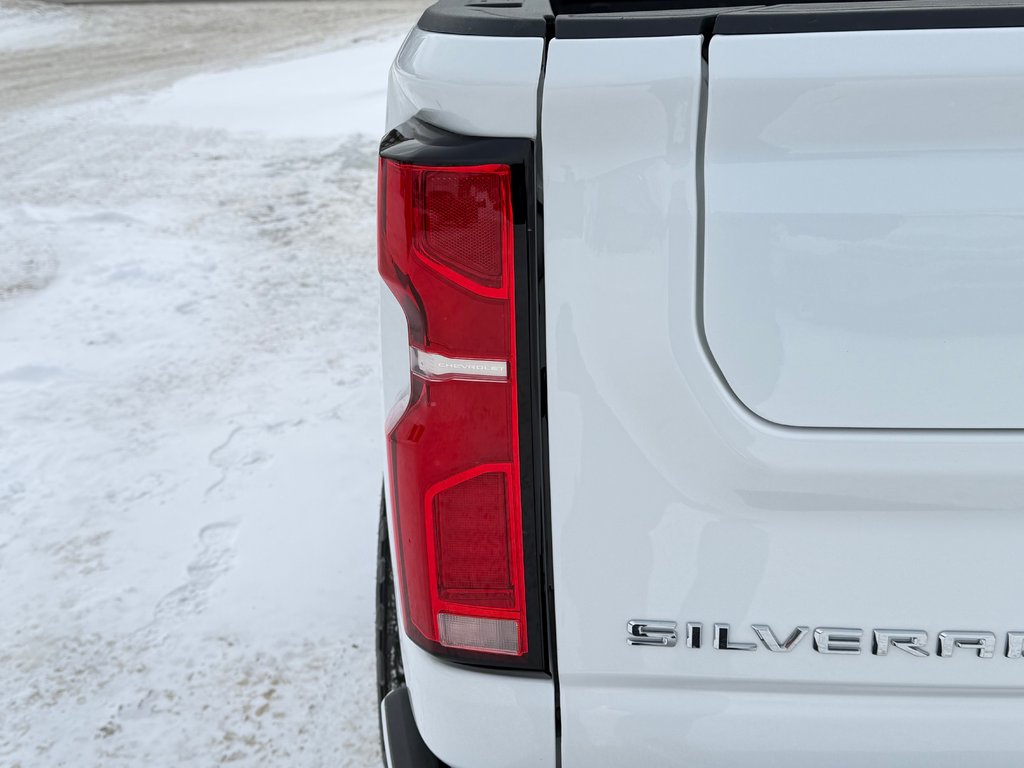 2025 Chevrolet Silverado 2500HD DEMO / Z71 / MARCHE PIED ELECTRIQUE / CAPACITE 22 000 LBS / IMPECCABLE / MAGS 20 CHROME in Thetford Mines, Quebec - 28 - w1024h768px