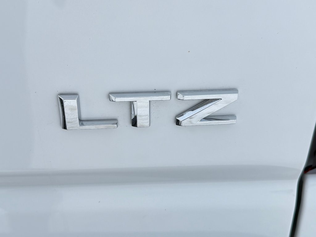 2025 Chevrolet Silverado 2500HD DEMO / Z71 / MARCHE PIED ELECTRIQUE / CAPACITE 22 000 LBS / IMPECCABLE / MAGS 20 CHROME in Thetford Mines, Quebec - 30 - w1024h768px